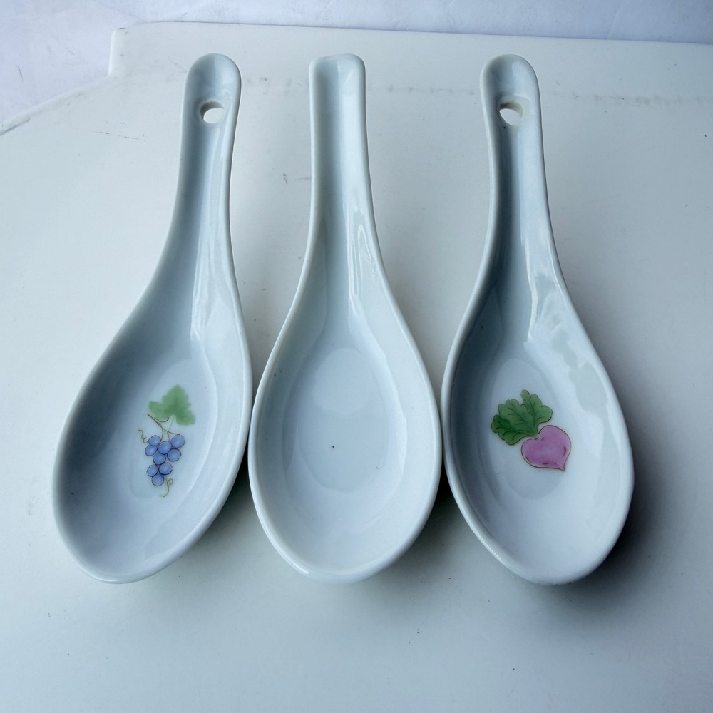 Set of‎ 3 Ceramic Asian Soup Spoons Fruit Vegetable Motif Kitchenware B-11